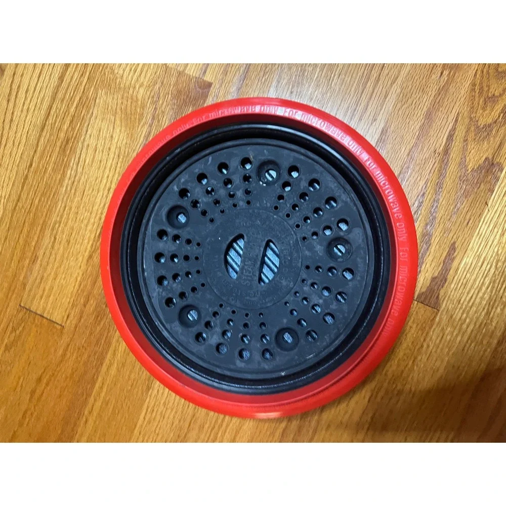 Microhearth 1.5 quart Microwave Steamer Red White Kitchen Cooking